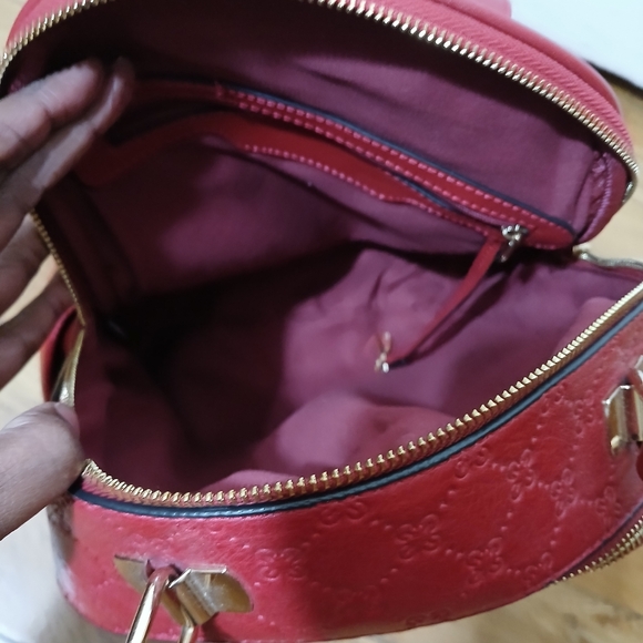 Red backpack - Picture 4 of 6